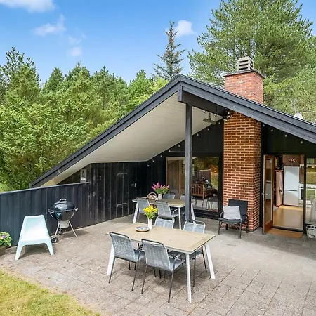 Regine - 1-1km To The Inlet By Interhome *